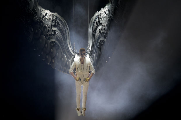 Justin Bieber recovering after fainting
